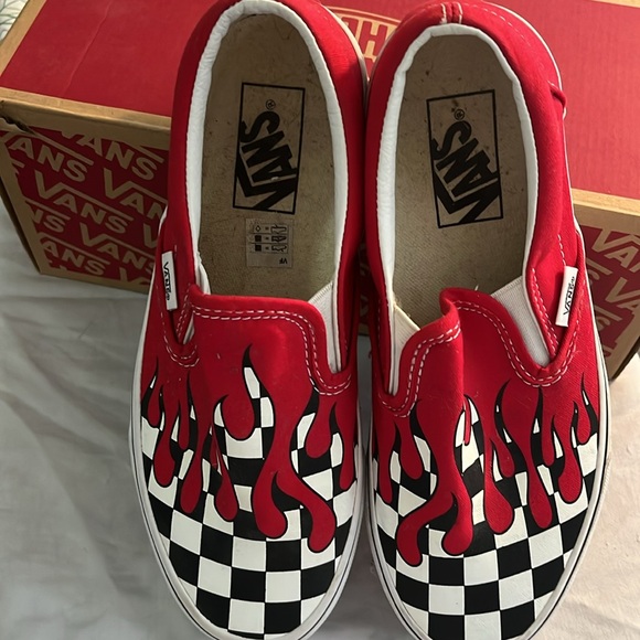 Checkered flame 🔥 slip on - Picture 3 of 12